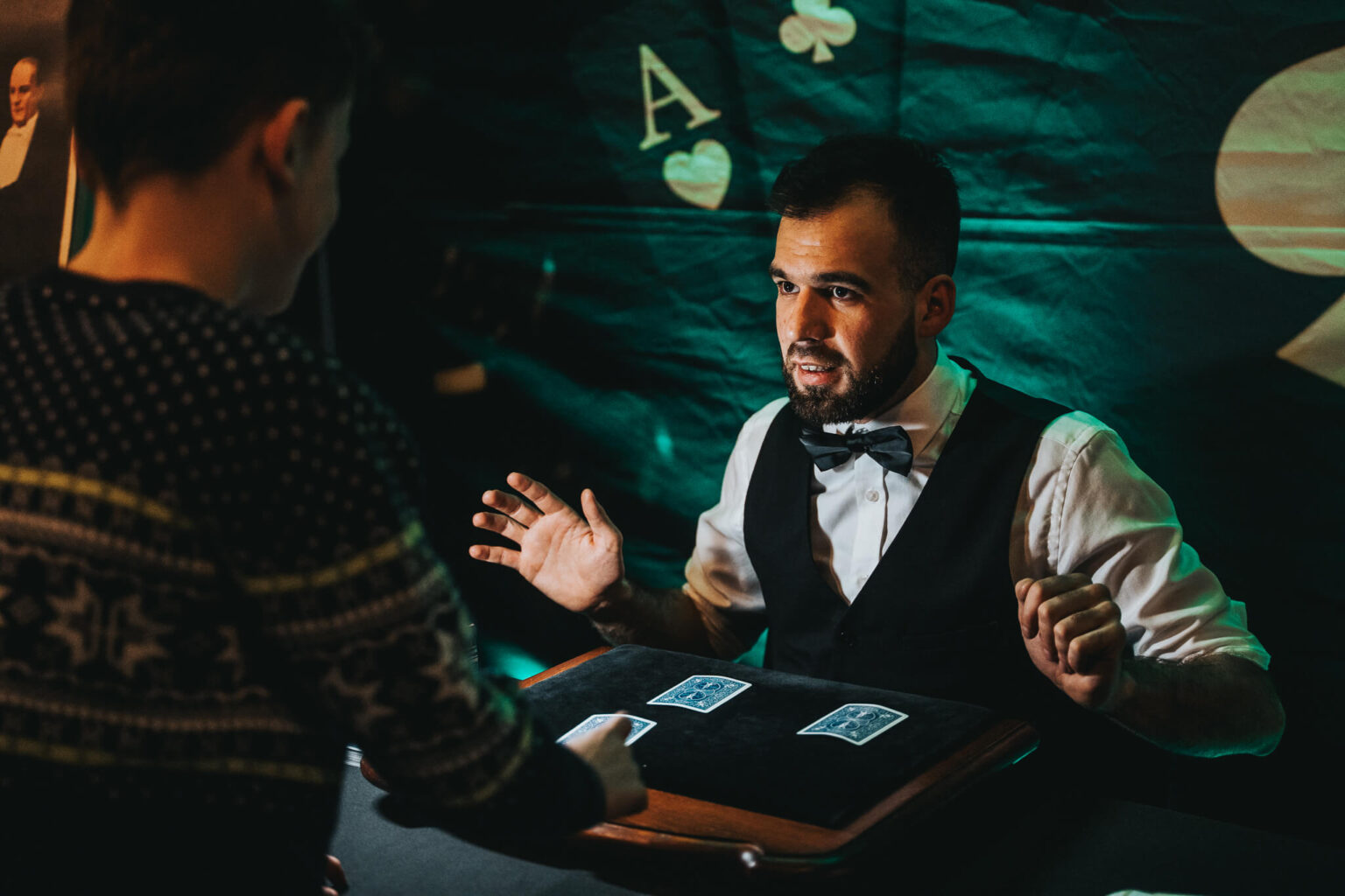 Magik na imprezie okolicznościowej w kameralnej atmosferze